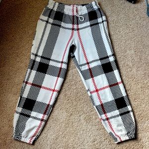 Colsie Sweatpants in Black White and Red Womens size small